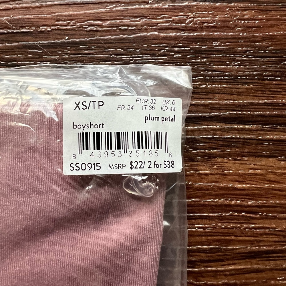 Spanx Intimates NWT XS UNDIE-TECTIBLE Boyshorts in SOLD OUT color PLUM PETAL